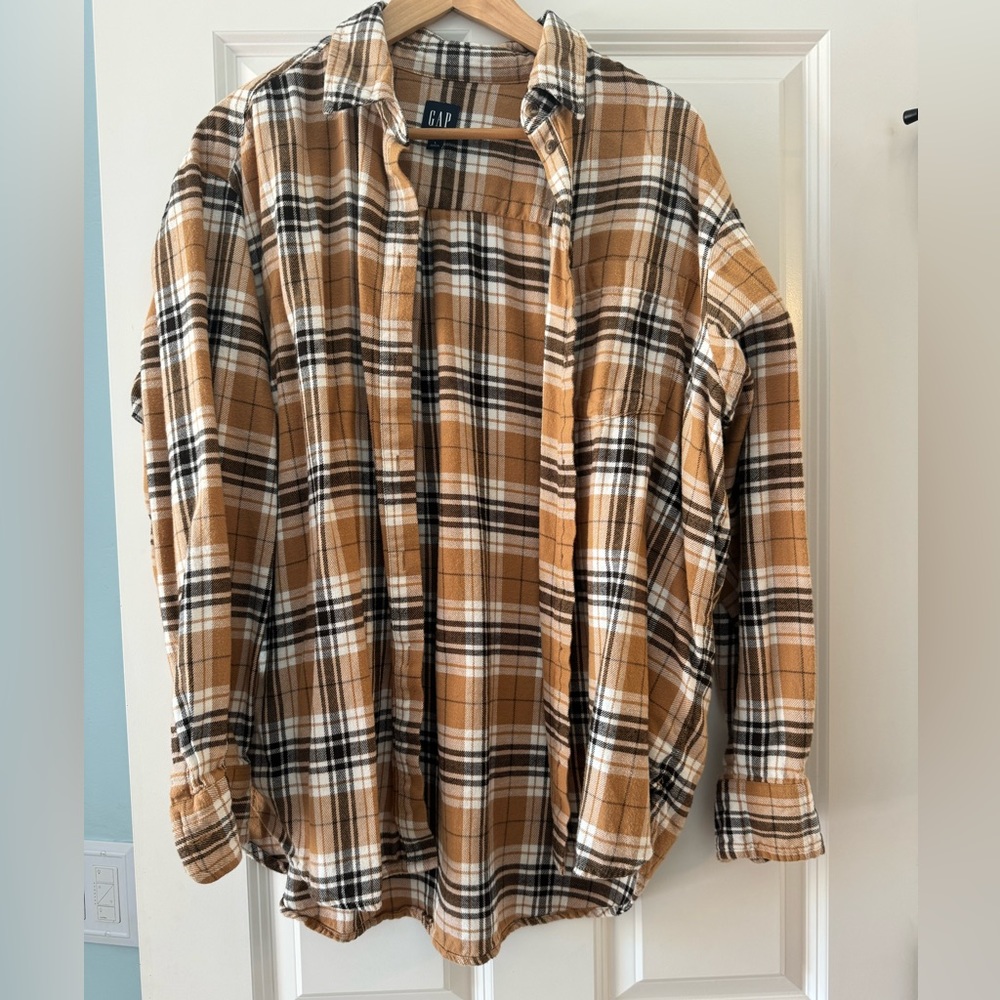 Gap Women's size large tan motif flannel never worn